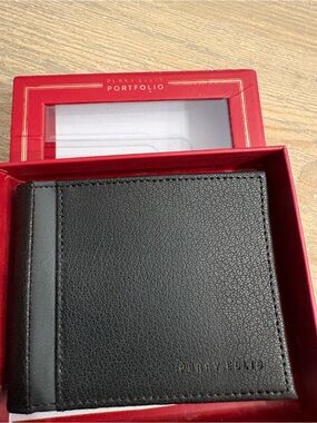 NWT Perry Ellis Black Leather Wallet with Contrast Stitching